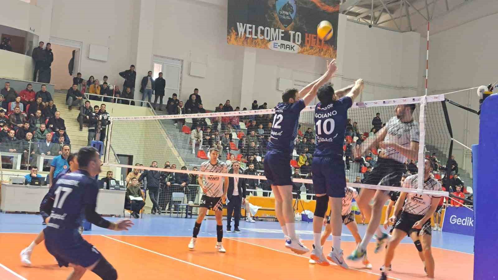 TÜRŞAD Voleybol Takımı, Hatay Büyükşehir Belediyespor'u 3-1 Yendi