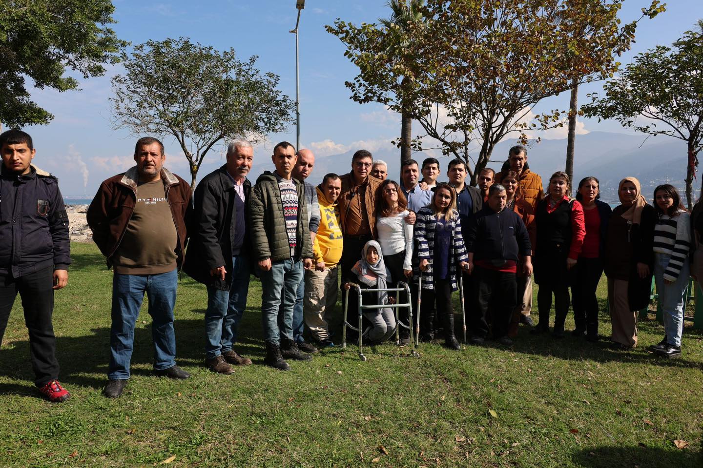 Mehmet Dönmez, İskenderun Engelliyim Engel Tanımam Derneği'ni Ziyaret Etti