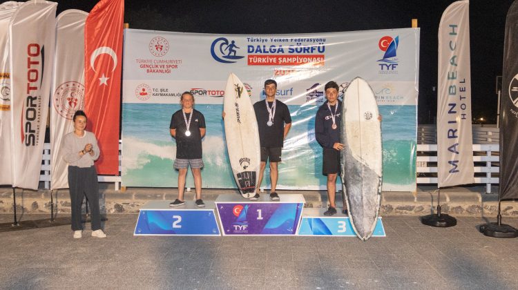 HATAY'LI SÖRFÇÜLERDEN 6 MADALYA