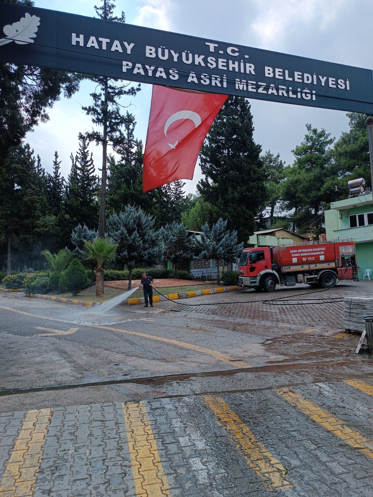 BAŞKAN ÖNTÜRK’ÜN MEZARLIK HASSASİYETİ