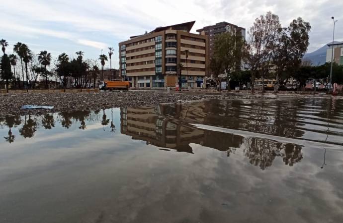 İskenderun Yine Sular Altında Kaldı